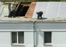 В Юрюзани спортсмены тренируются в коридоре из-за угрозы обрушения крыши зала