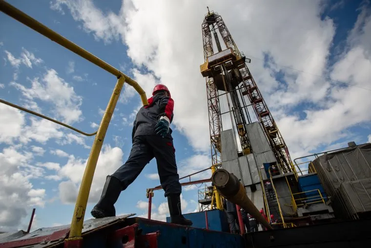 Нефтяная буровая. Ноябрьск