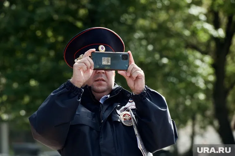 Курганец при задержании ударил полицейского головой в переносицу