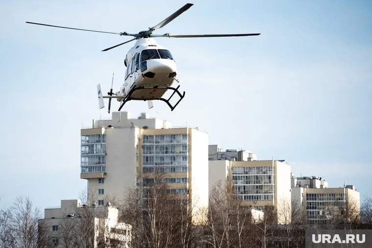 На борту вертолета находилось 20 человек