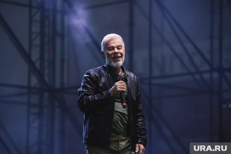 Врачи порекомендовали Олегу Газманову отказаться от трюков из-за коскартроза