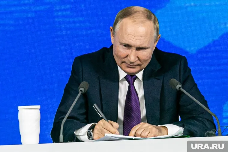 Владимир Путин внес изменения в закон о ТОСЭР