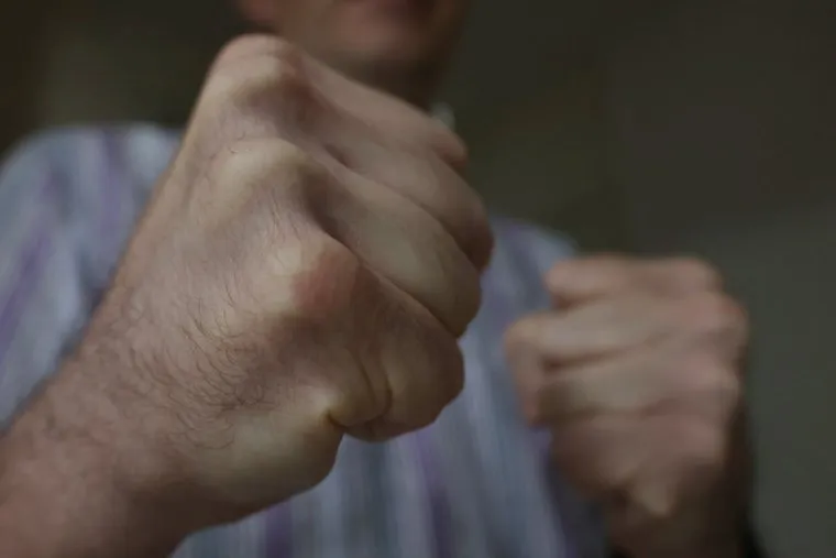 Драка. Кулаки. Курган