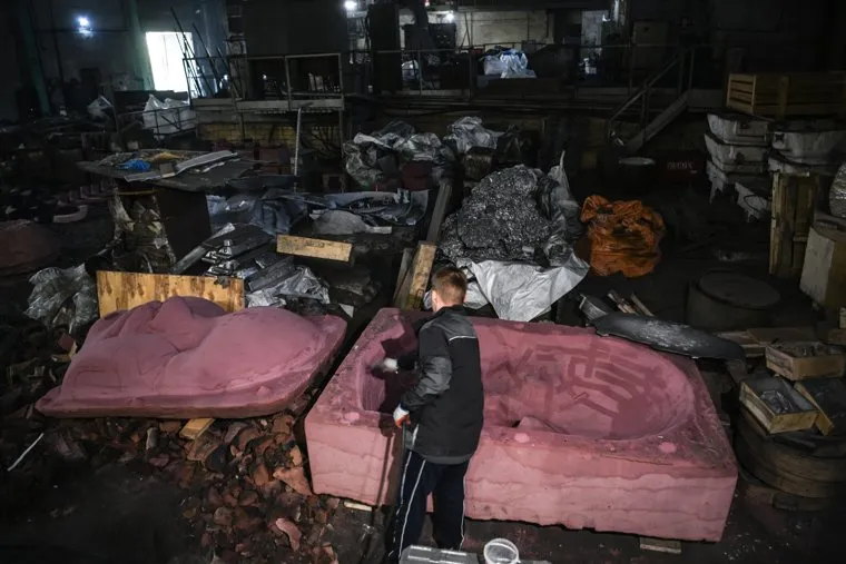 Изготовление Индустриального младенца от арт-группы LKKL. Свердловская область