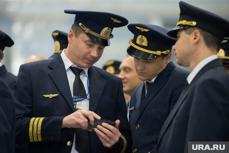 Авиаперевозчики вынуждены сами готовить пилотов