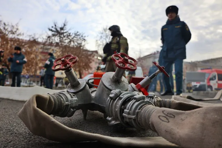 Учения МЧС в здании областной больницы. Курган