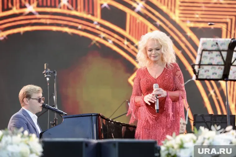 Лариса Долина спела в Челябинске песню, посвященную Дмитрию Хворостовскому
