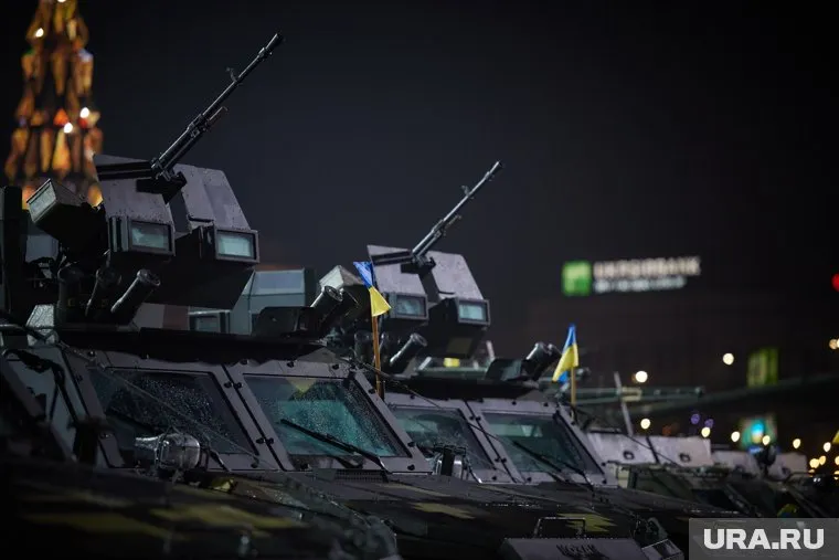 Великобритания передаст Украине 12 боевых танков, уточнили в издании