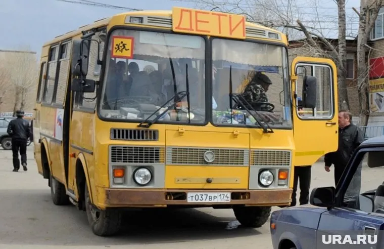 Жители четырех элитных поселков в Челябинской области не могут нормально отправить детей в школу
