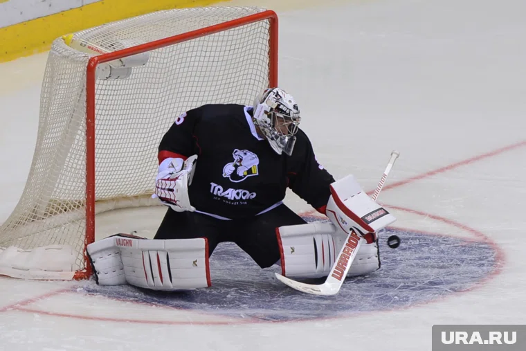 «Трактор» встретился на домашней ледовой арене с сибиряками