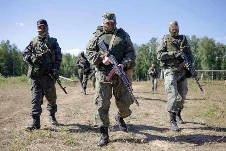 Тренировка добровольцев перед отправкой в Украину. Свердловская область