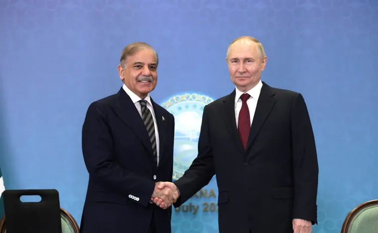 Владимир Путин прибыл в Астану