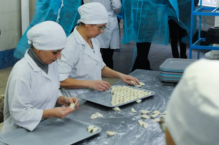 Рабочая поездка губернатора Дубровского по предприятиям горнозаводской зоны Челябинской области. (Обработано). Челябинск, пельмени