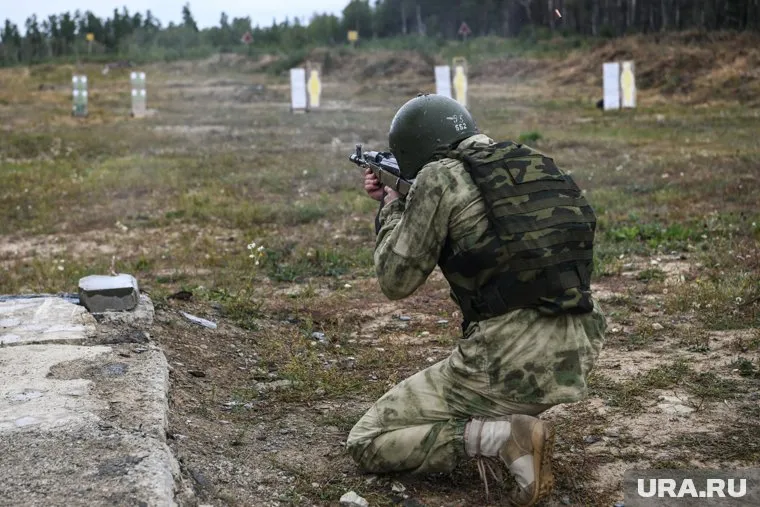 Призывники проходят на полигонах курс подготовки