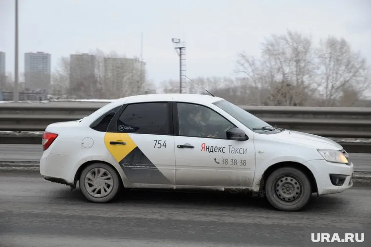 Водители не берут заказы из-за компании подростков