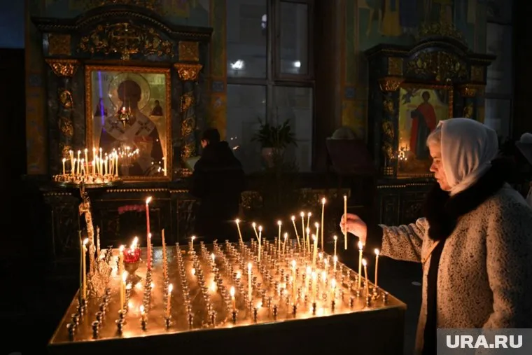 Службу возглавил митрополит Екатеринбургский и Верхотурский Евгений Кульберг