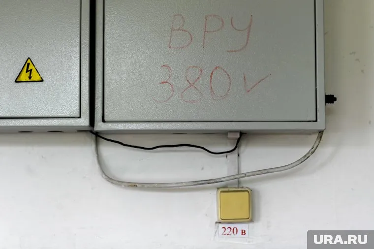 Это уже четвертый случай возгорания электрощитовых в Тюмени