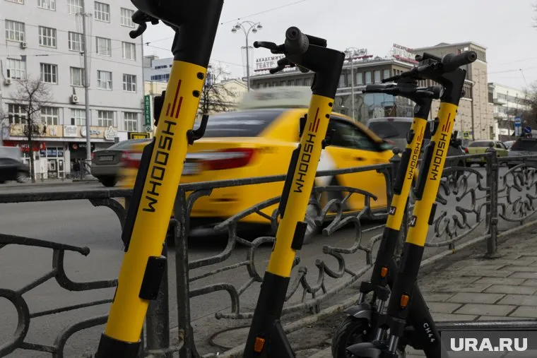 Подросток несколько раз с разгона отправил самокат в стену (фото из архива)