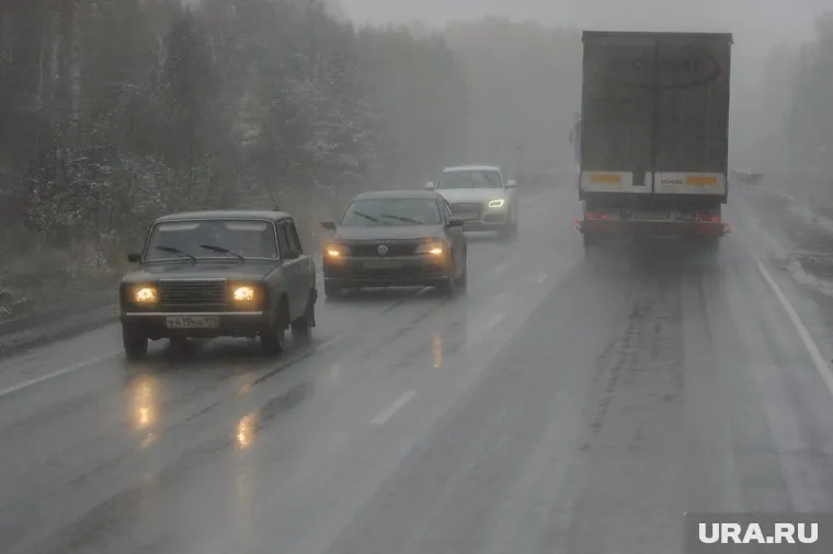 Водителям советуют объезжать аварийный участок (архивное фото)