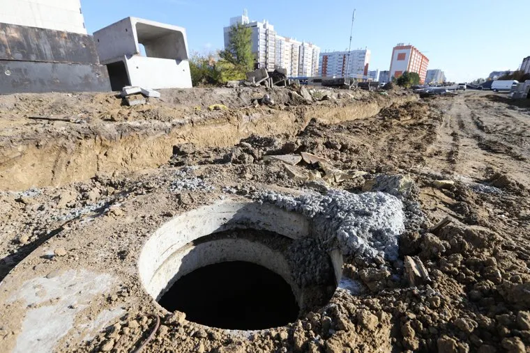 Строительные работы автодороги на проспекте Мальцева. Курган