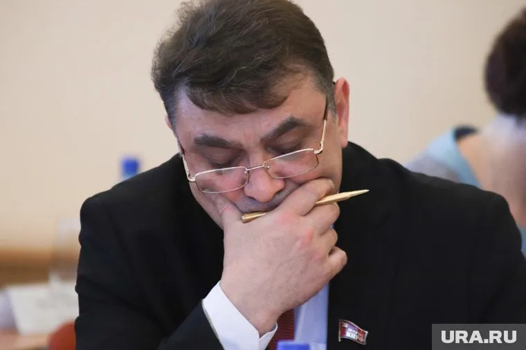 Курганский депутат не отдает долги