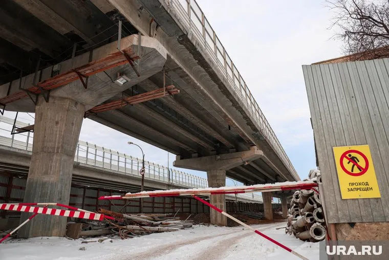 В Пыть-Яхе торги на ремонт моста объявили сразу после визита губернатора