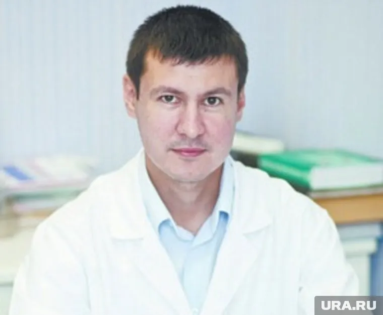 На прежнем месте работы Рустам Абзалов не смог наладить контакт с подчиненными