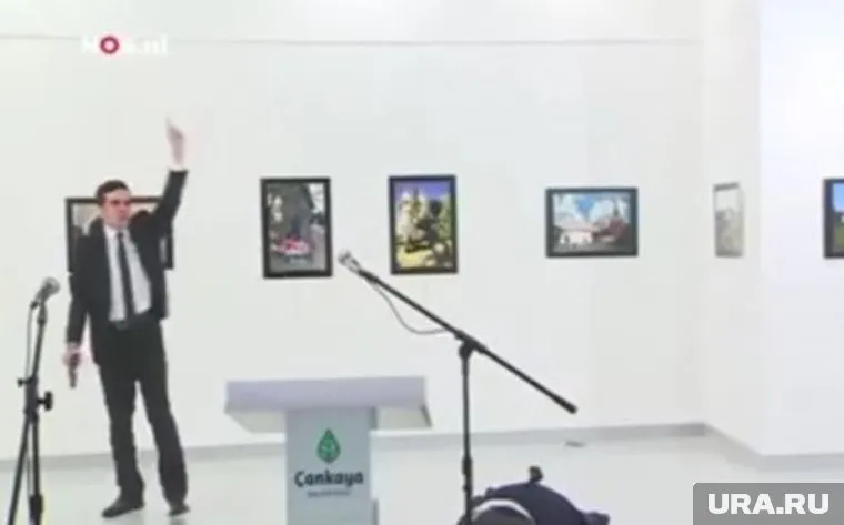 Убийца посла кричал "Аллах акбар!"