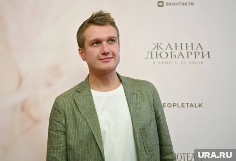 Дебют Руденко произошел в фильме Эльдара Рязанова «Привет, дуралеи!»