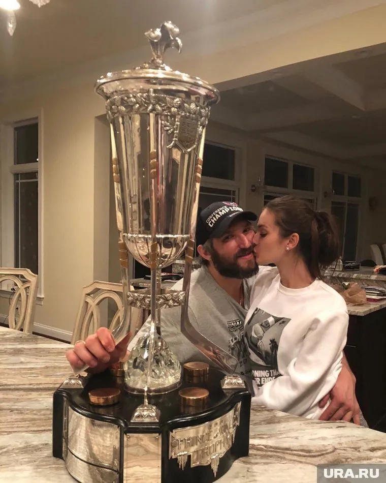 Хоккеист Овечкин станет папой