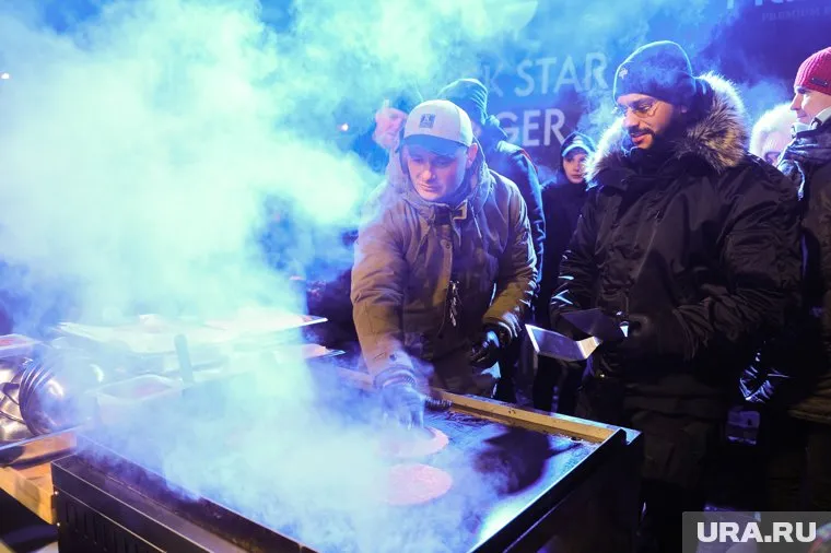 Жарить котлеты пришлось на ветру и лютом морозе