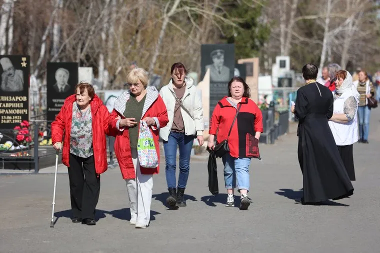 Родительский день. Рябковское кладбище. Курган