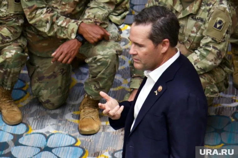 Уолтц завершил свои полномочия помощника президента США