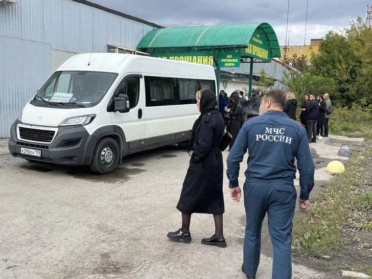 Прощание с летчиком Рустамом Каримовым. Пермь 