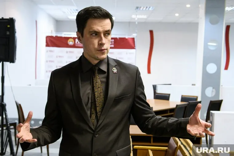 Директор Уральского института управления — филиала РАНХиГС — Руслан Долженко поддержал выбор коллег