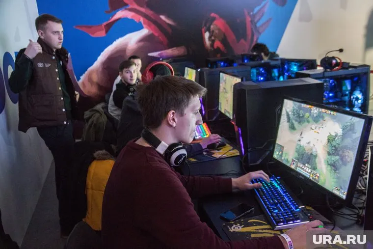 Студенты из Екатеринбурга победили в чемпионате по Dota-2