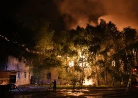 «Все вокруг горит, ужас»: соседка погибших пенсионеров рассказала, как взорвался дом в Ивделе