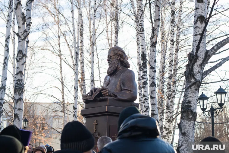 Святителя Луку почитают как покровителя медиков и великого хирурга