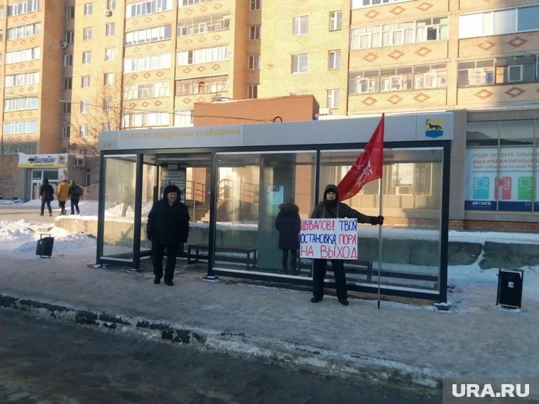 Активисты устроили несколько одиночных пикетов в Сургуте