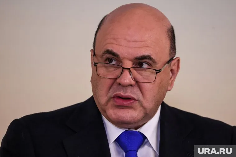 Михаил Мишустин заявил о необходимости наращивания объемов производства техники для армии РФ