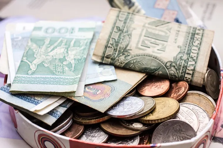 Клипарт сентябрь. Нижневартовск., доллары, мелочь, купюры, деньги, валюта