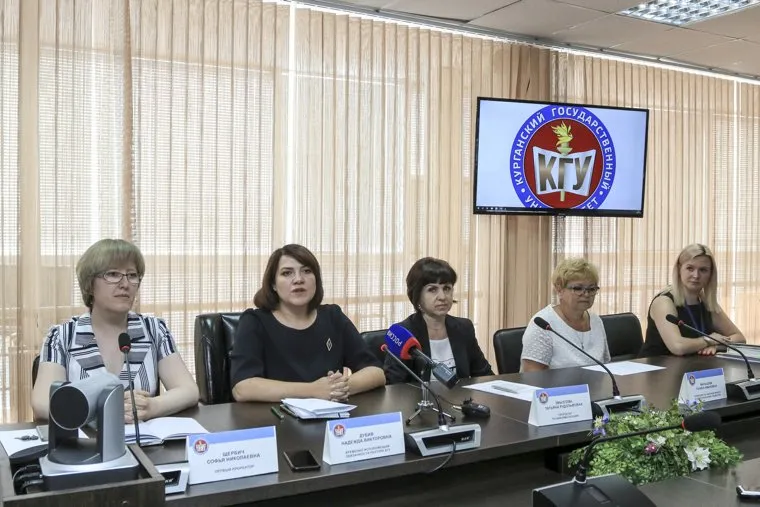 Пресс-конференция временно исполняющей обязанности ректора КГУ Надежды Дубив. Курган