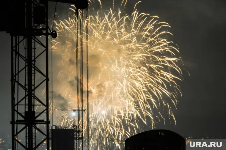 Пожарные потушили возгорание от фейерверка за 2 минуты (архивное фото)