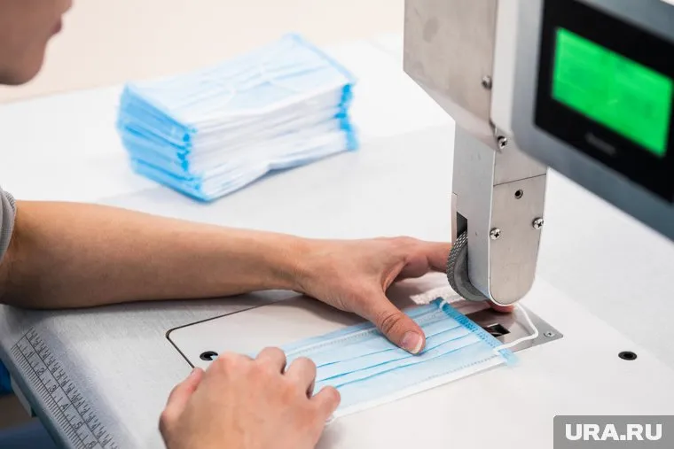 Маски были закуплены по 425 рублей за штуку