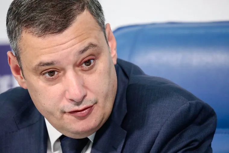 Пресс-конференция Александра Хинштейна - посвященная итогам работы комитета Госдумы по информационной политике, информационным технологиям и связи в период весенней сессии. 