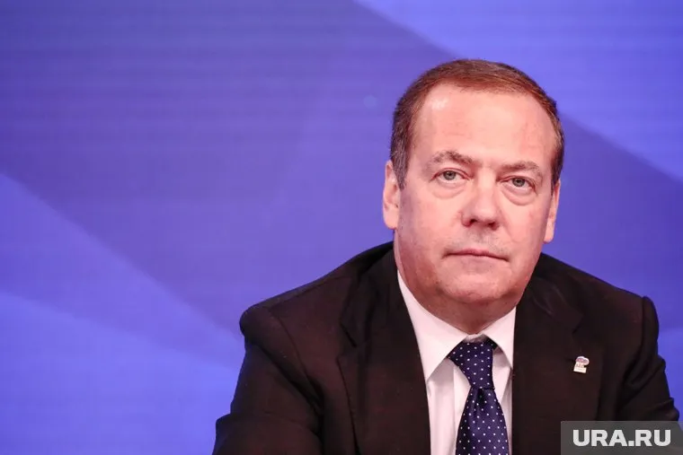 Россия и Саудовская Аравия поддерживают стабильность нефтяного рынка, заявил Медведев