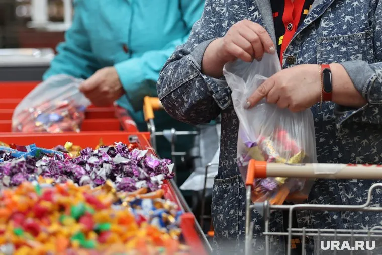 В купленных конфетах оказались червяки