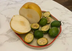 Фейхоа обжигала, свити подвел: журналисты URA.RU проверили, стоит ли экзотика своих денег в ХМАО