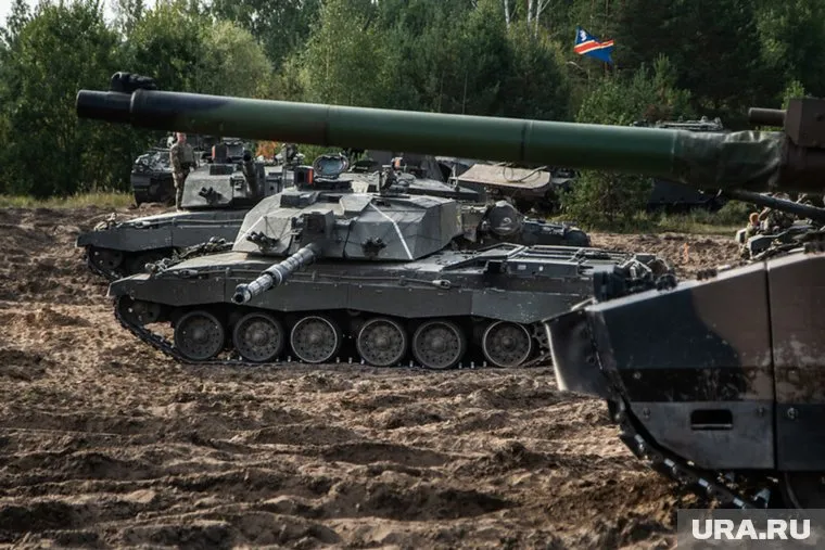 По мнению Жана Ассельборна, странам Запада нужно объединиться, чтобы не допустить победы РФ на Украине