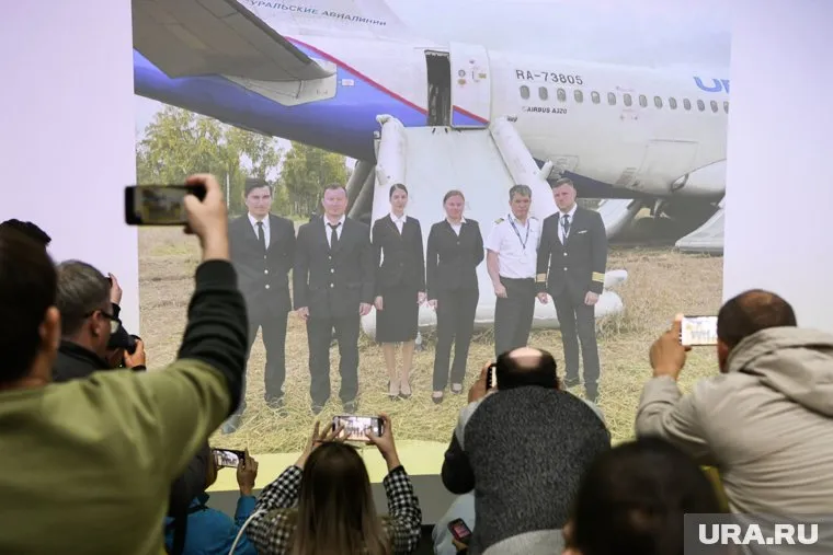 Весь экипаж отстранен от работы до завершения расследования